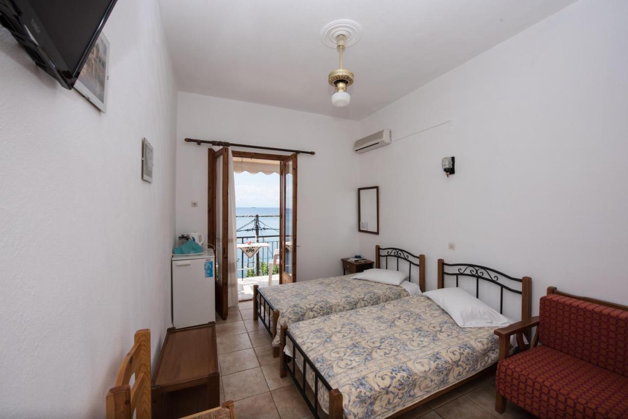 Orfanos Loutraki Rooms Zewnętrze zdjęcie
