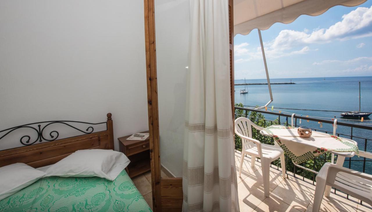 Orfanos Loutraki Rooms Zewnętrze zdjęcie