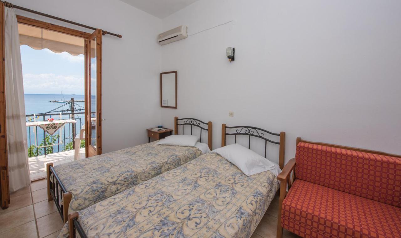 Orfanos Loutraki Rooms Zewnętrze zdjęcie